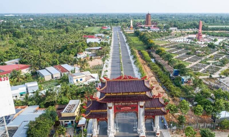 Khám Phá Vẻ Đẹp Uy Nghi Của Chùa Phật Ngọc Xá Lợi Vĩnh Long