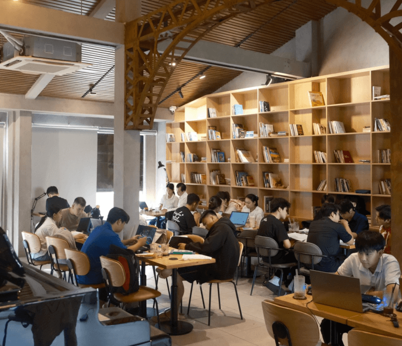 Khám Phá Không Gian Mộc Mạc Đầy Cảm Hứng Tại Lai Coffee & Tea