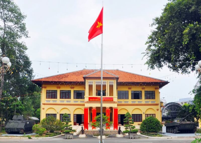 Chạm Vào Ký Ức Xưa Bên Bờ Sông Tiền Tại Bảo Tàng Vĩnh Long