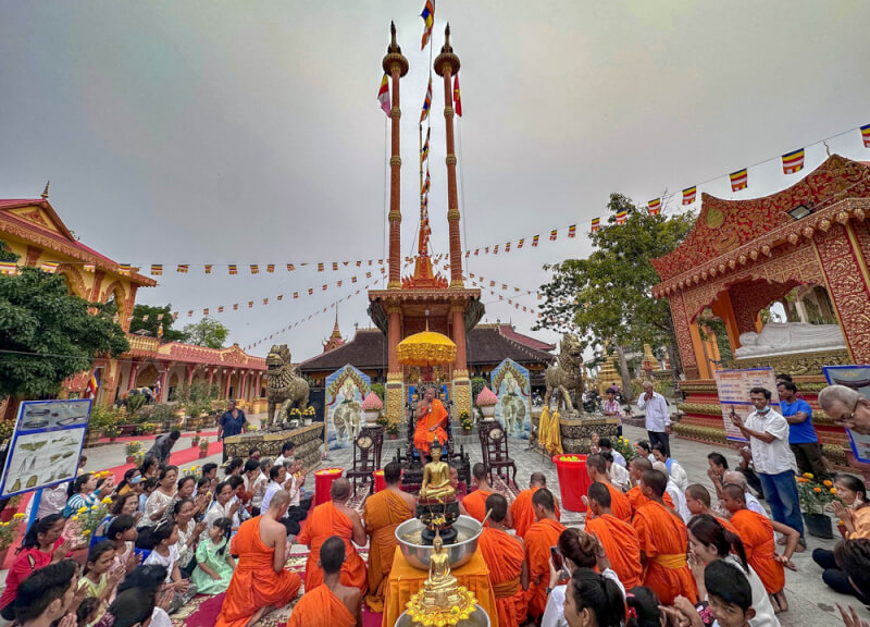 Vẻ Đẹp Rực Rỡ Của Lễ Hội Chol Chnam Thmay Vĩnh Long