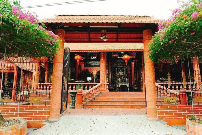 Khám Phá Nhà Gốm Tư Buôi: Kiến Trúc "Có Một Không Hai" Tại Vĩnh Long