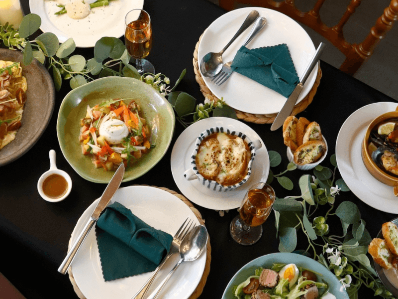 Hẹn Hò Dưới Ánh Nến Lung Linh Tại Khói Steak House