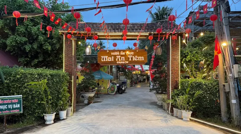 Trải Nghiệm Ẩm Thực Sân Vườn Đậm Chất Nam Bộ Tại Mai An Tiêm