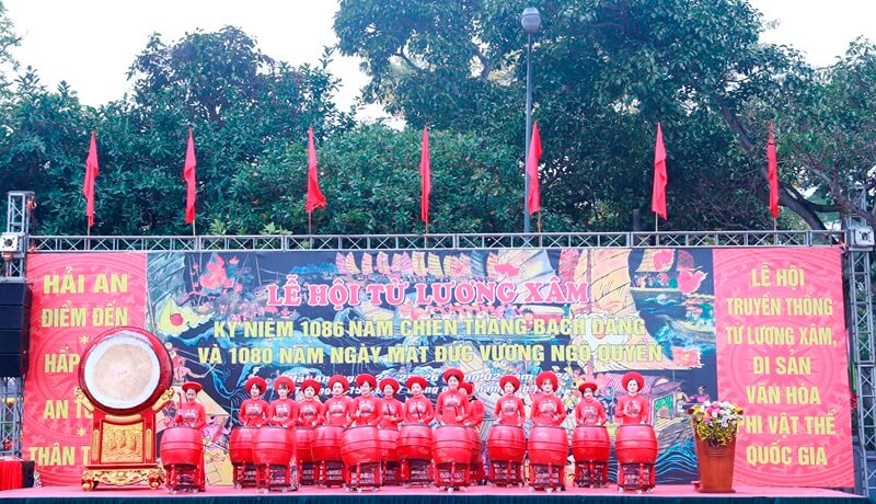 Traditional Tu Luong Xam Festival