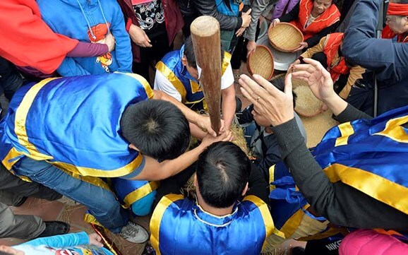 Hội thổi cơm thi Thị Cấm