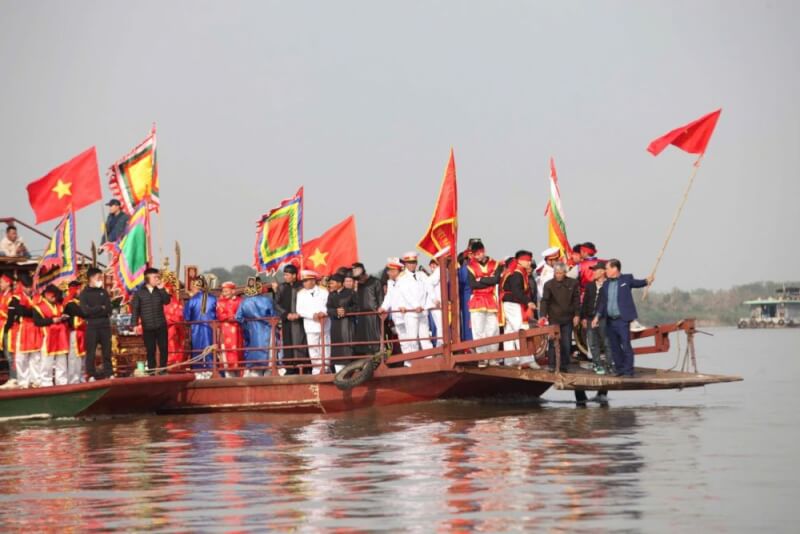 Van Vy fishing village festival