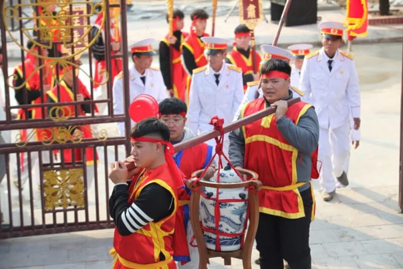 Van Vy fishing village festival