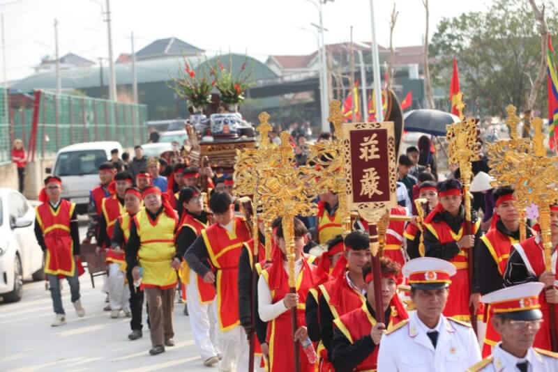 Van Vy fishing village festival