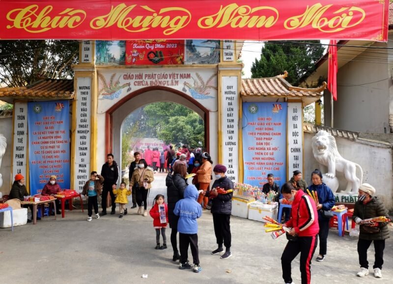 Dong Lan Pagoda Festival