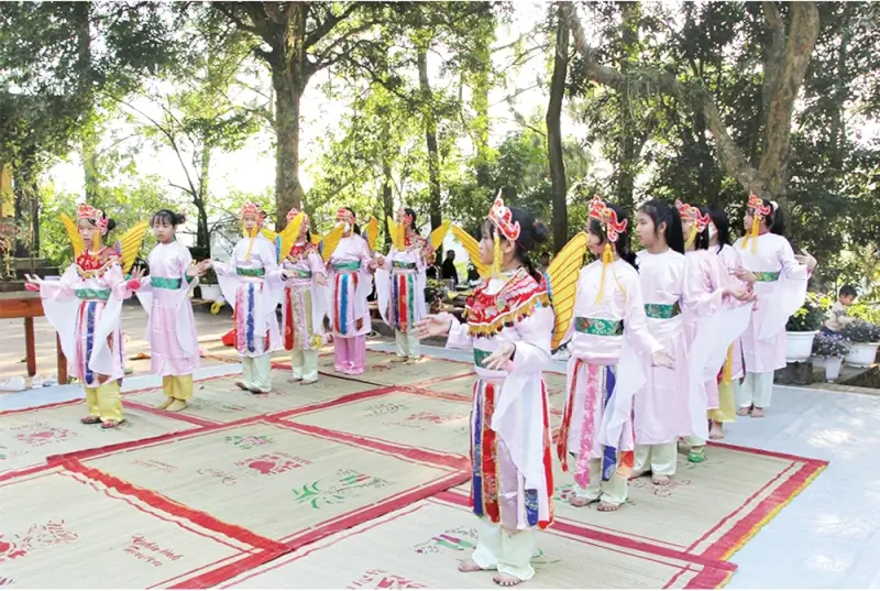 Lễ hội đền Du Yến