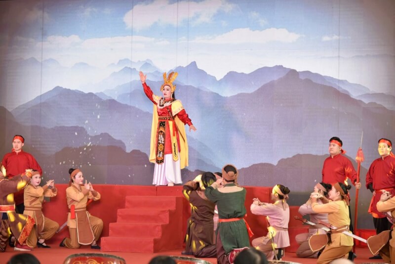 バ・トリウ寺院祭り