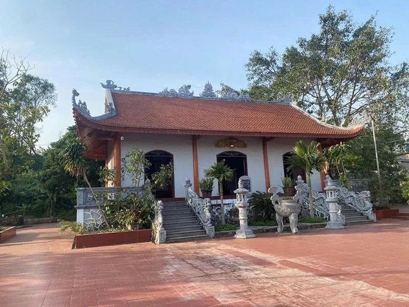 Temple of the Grand Scholar Le Nhan Quy