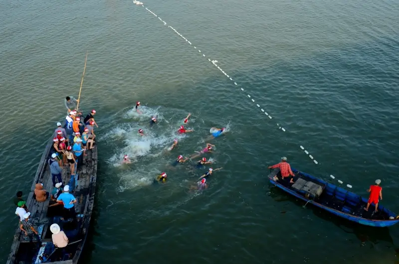 ダノンの伝統的な川祭り