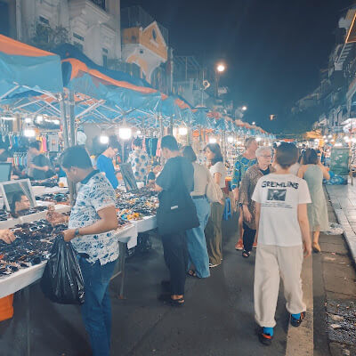 Chợ đêm phố cổ Hà Nội