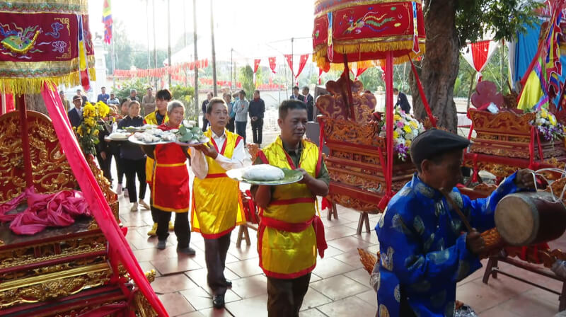 Lễ hội Bánh dày đình Lục Giáp