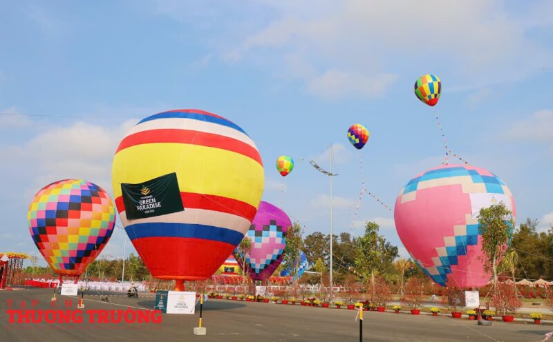 Lễ hội trong lễ hội