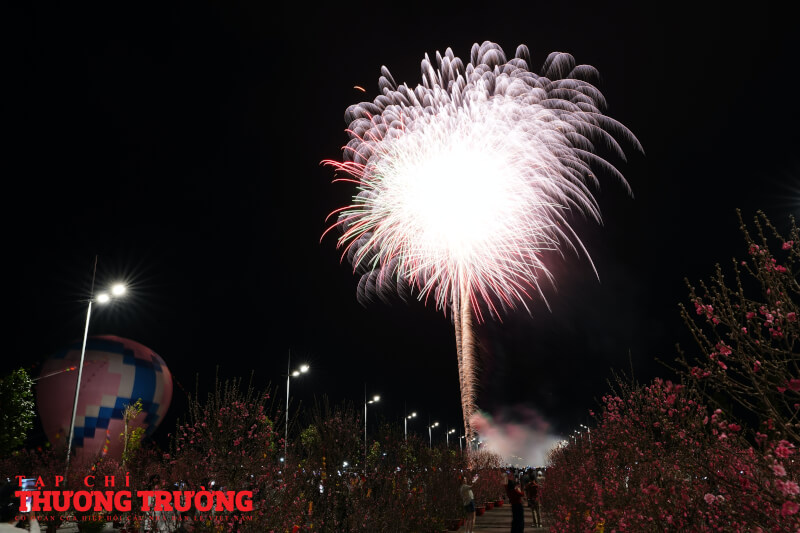 Lễ hội trong lễ hội