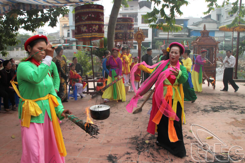 Tu Lien 공동 주택(Ngoc Xuyen 공동 주택)의 전통 축제