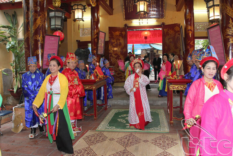 Lễ hội đền Bạch Mã