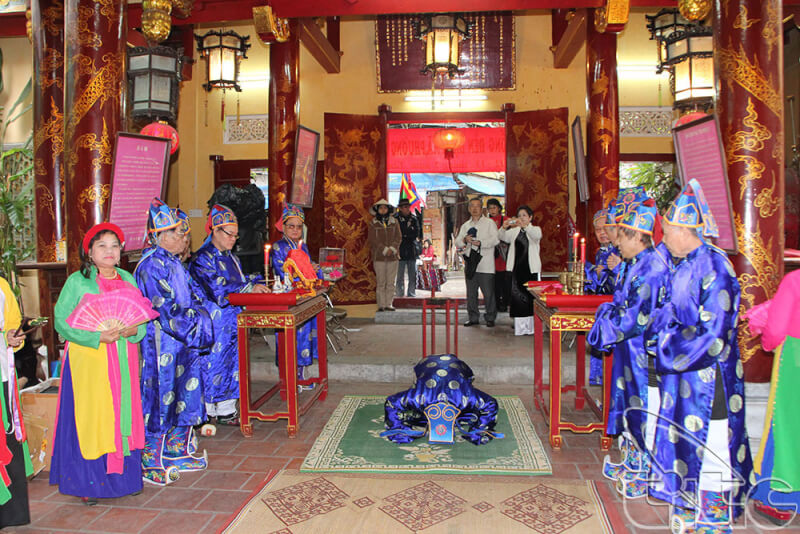 Lễ hội đền Bạch Mã