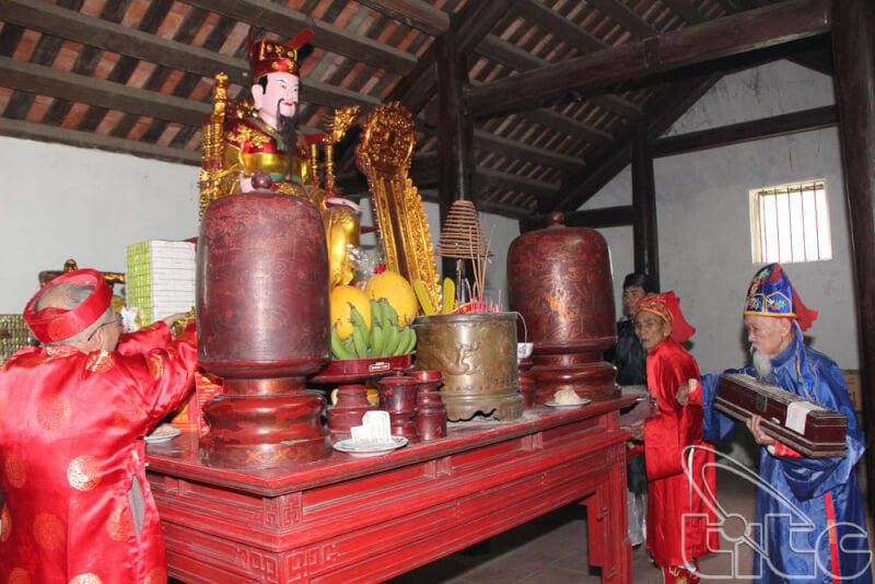 Dong Phu communal house festival