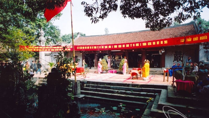 Lễ hội Hai Bà Trưng ở làng Hạ Lôi