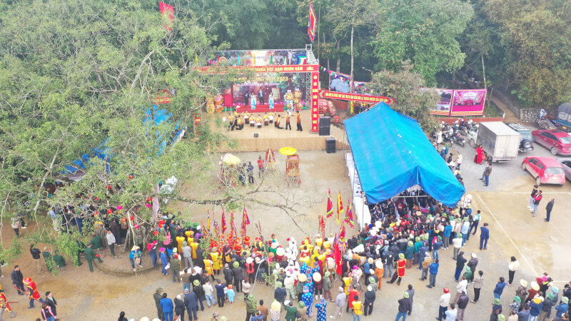Duc Hoang Temple Festival