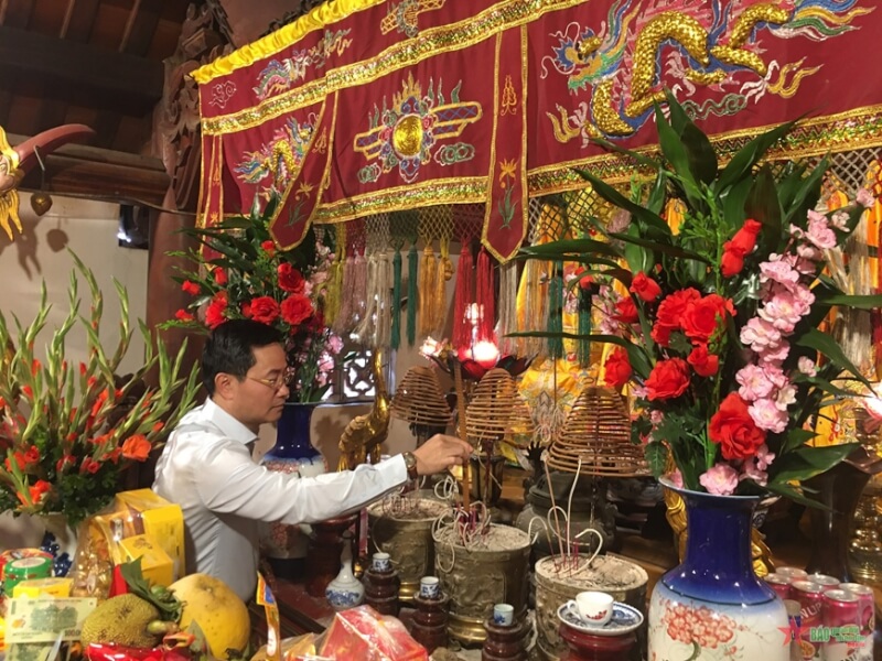 망손 사원 축제