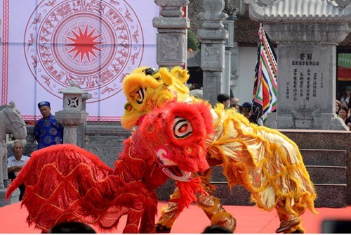 Hat Mon Temple Festival (Hanoi)