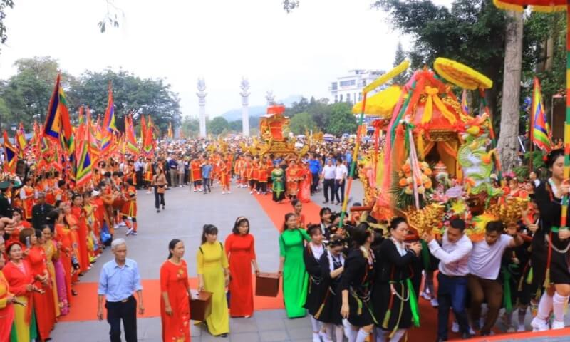 Tay Thien Festival