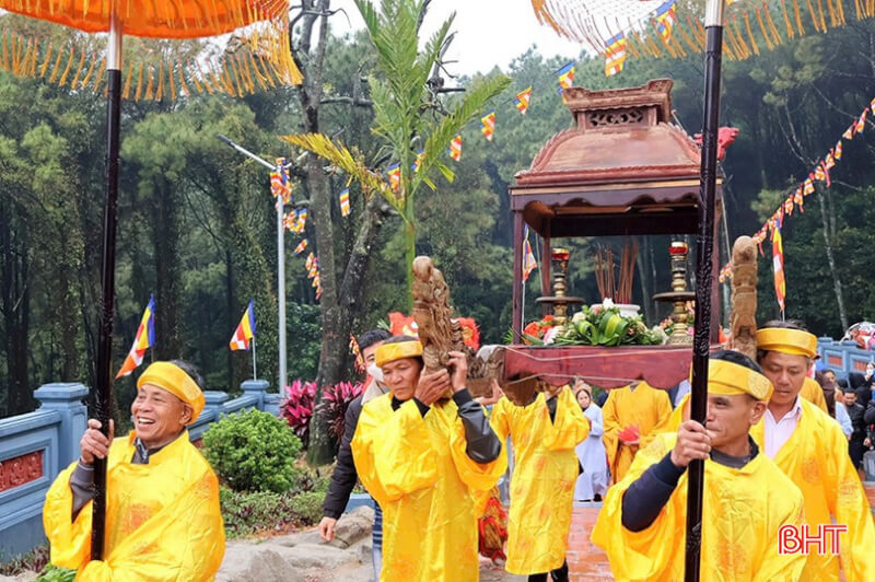 찬티엔 탑 축제
