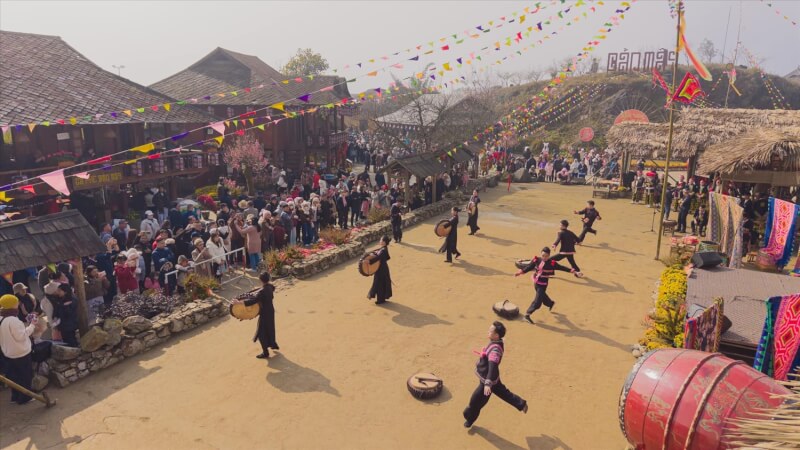 Xoe와 Tet 댄스 페스티벌