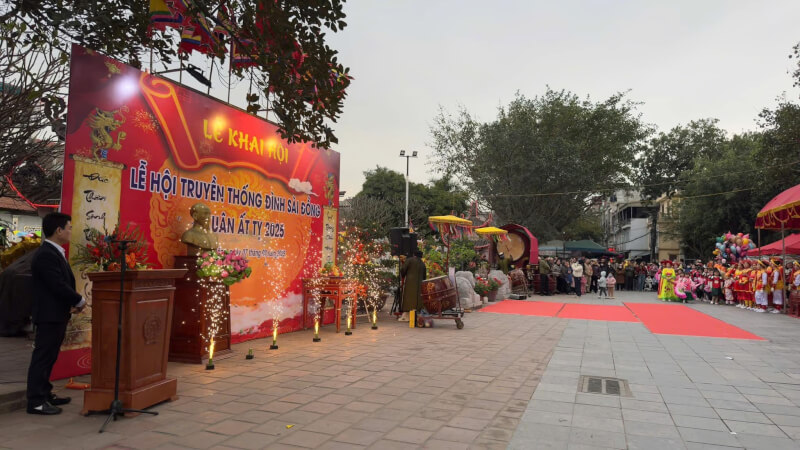 Sai Dong communal house festival