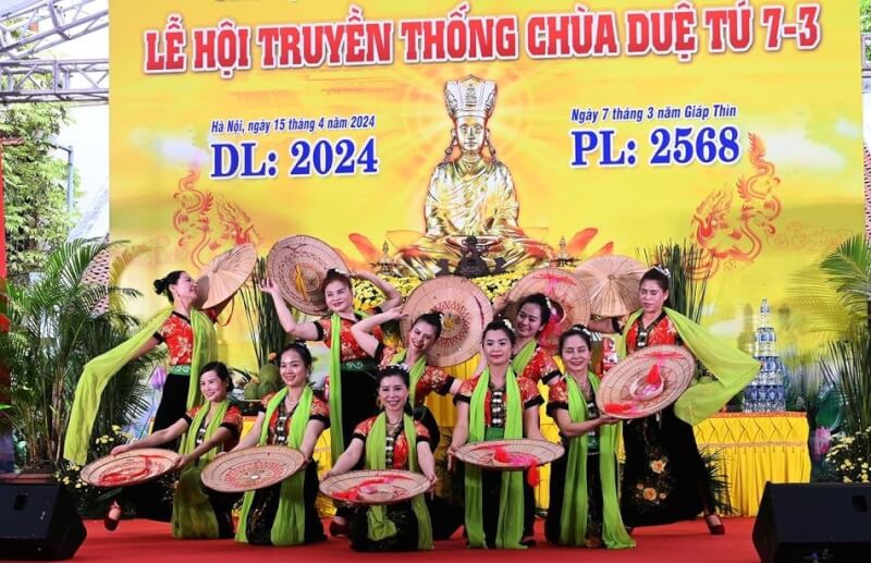 Due Tu 탑의 전통 축제