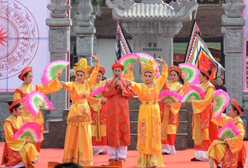 Hat Mon Temple Festival (Hanoi)
