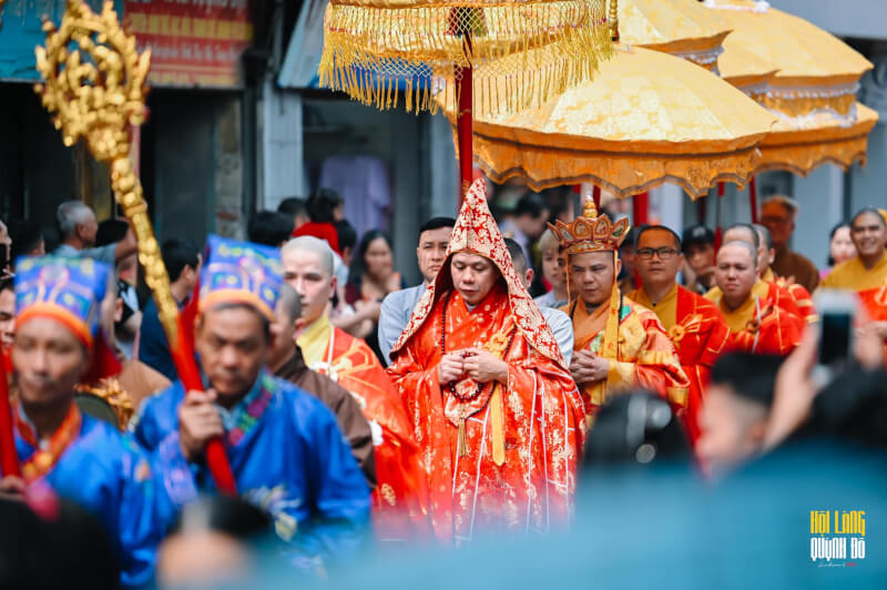 Association worshiping the Water God