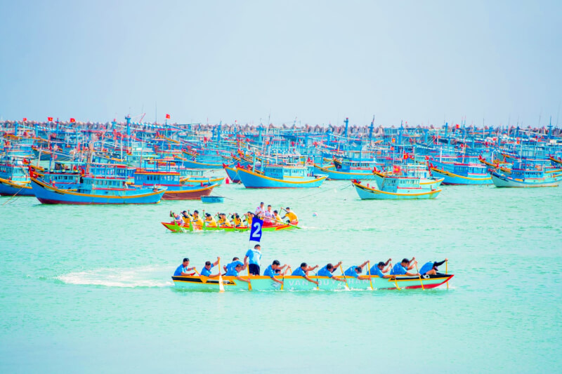 Lễ hội Đua thuyền ở đặc khu Phú Quý
