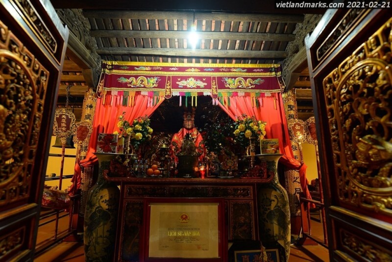 Association worshiping the Water God