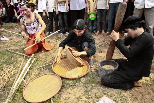 Festival of rice blowing competition in Dong Van