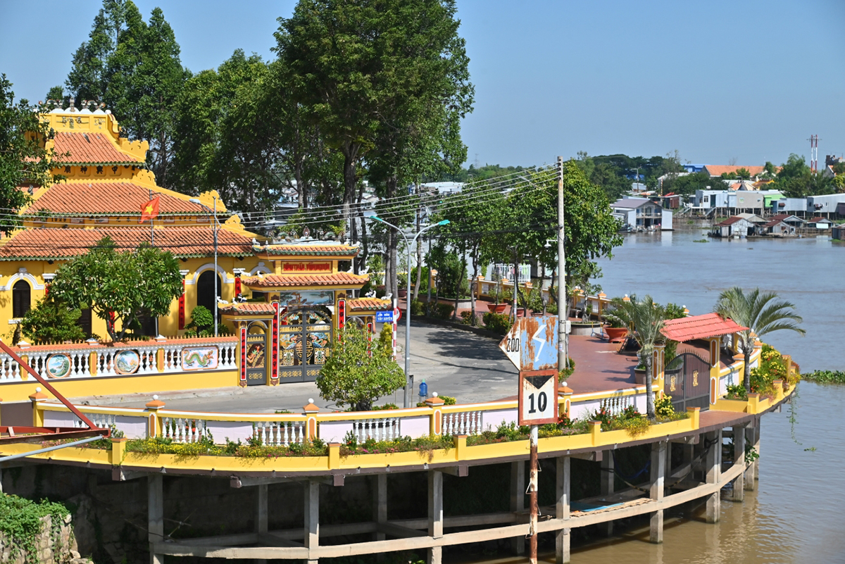 Vinh Nguon Temple