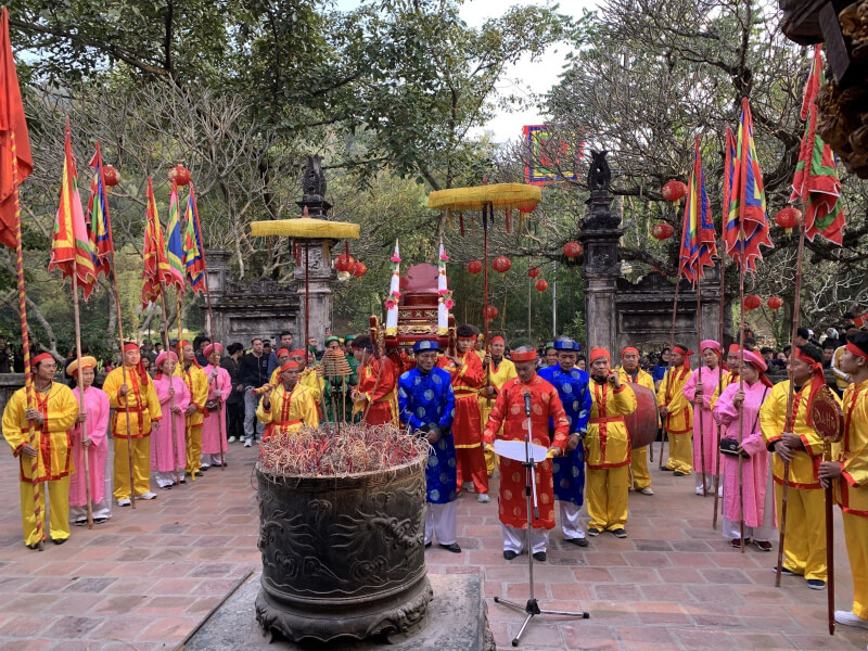 속손 사원 축제(Giong Festival)