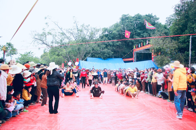 Duc Hoang Temple Festival