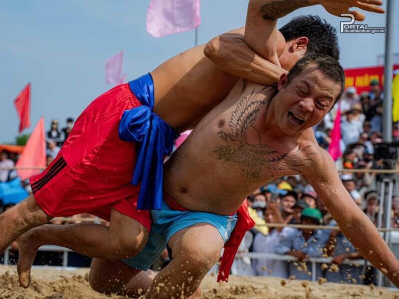 Lễ hội vật làng Sình