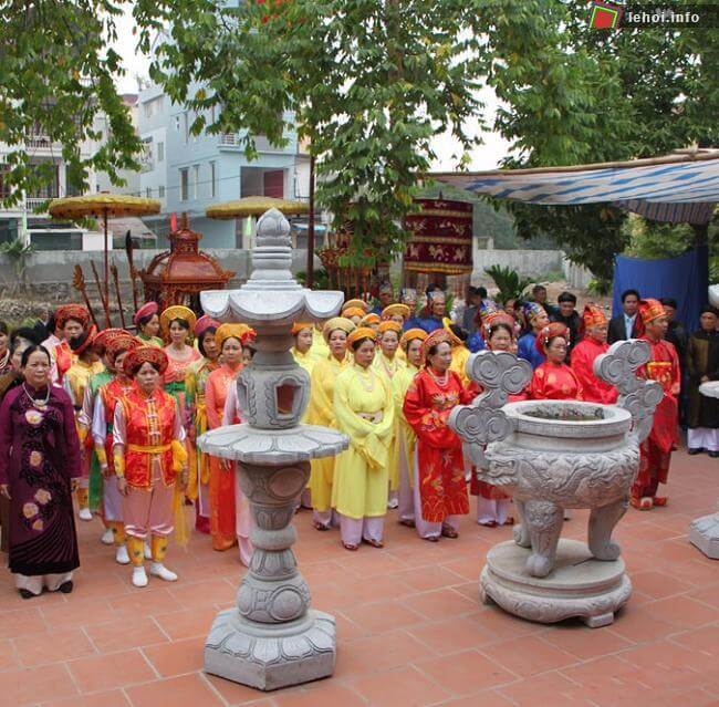Tu Lien 공동 주택(Ngoc Xuyen 공동 주택)의 전통 축제