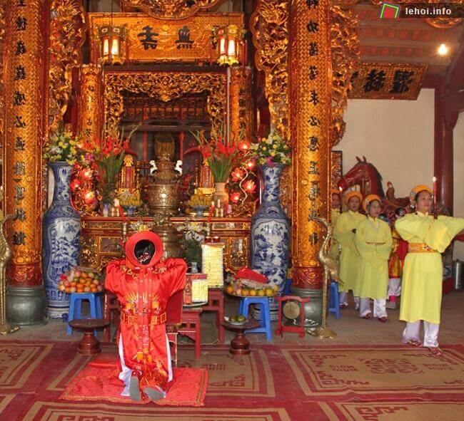 Tu Lien 공동 주택(Ngoc Xuyen 공동 주택)의 전통 축제