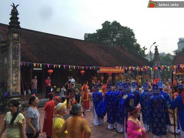 Association worshiping the Water God