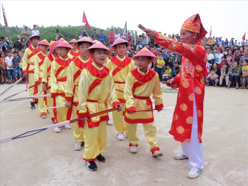 サ・フィンのカウ・グー・フェスティバル