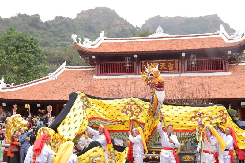 Lễ hội chùa Hương