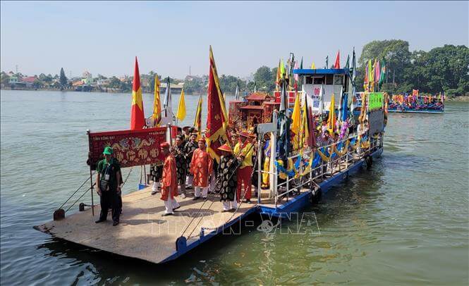 オンパゴダフェスティバル（タートプー古代寺院）