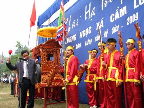 Lễ hội rước thần cá